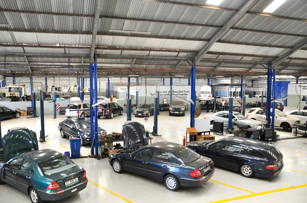 L’atelier de Silver Star Auto Limited, distributeur de Mercedes-Benz au Ghana, au sein du réseau Tractafric (à Tema). &copy; DR