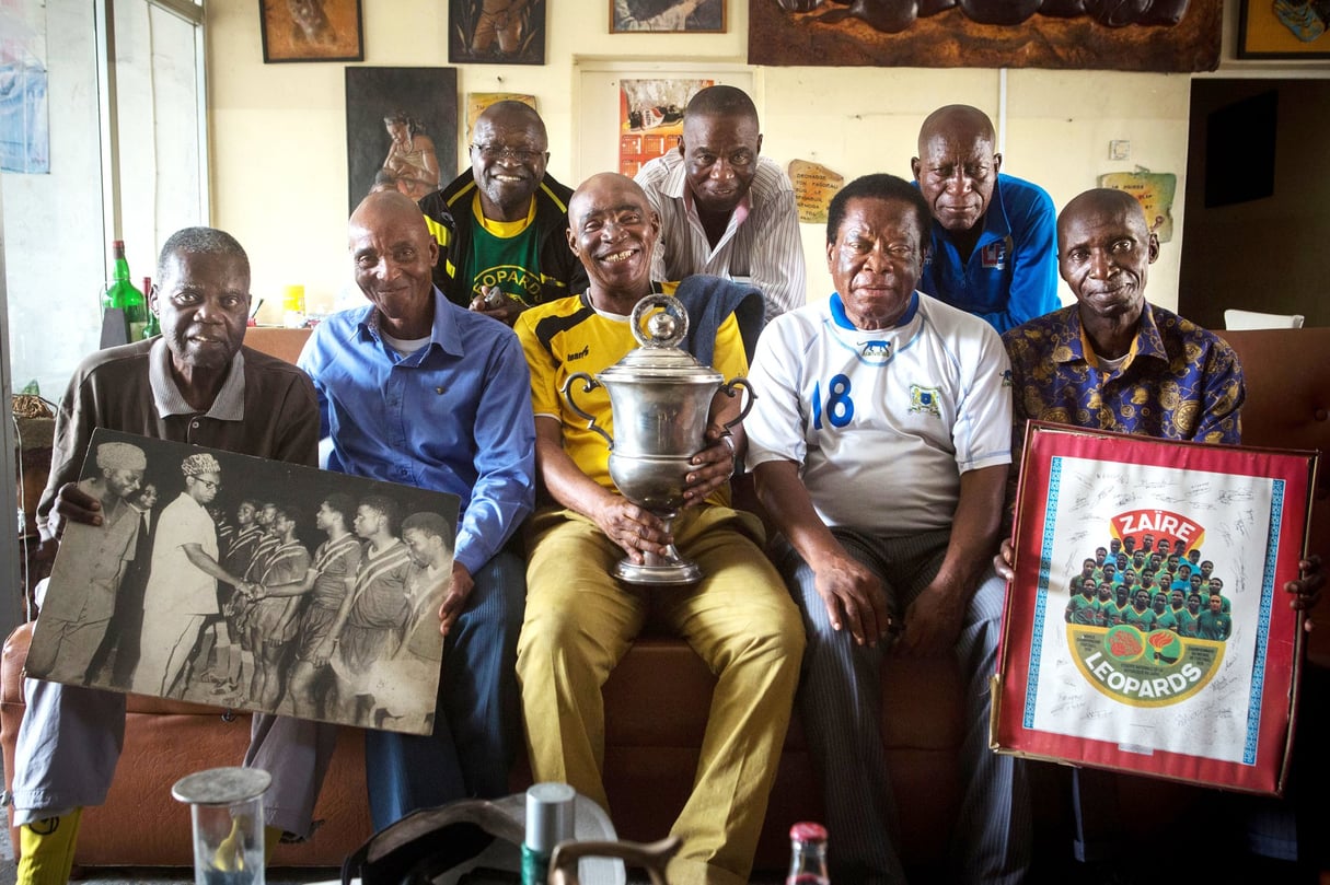 Les ex-footballeurs (ici à Kinshasa, le 17 septembre) ont eu la faveur de Mobutu& avant la déchéance. © Gwenn Dubourthoumieu pour JA