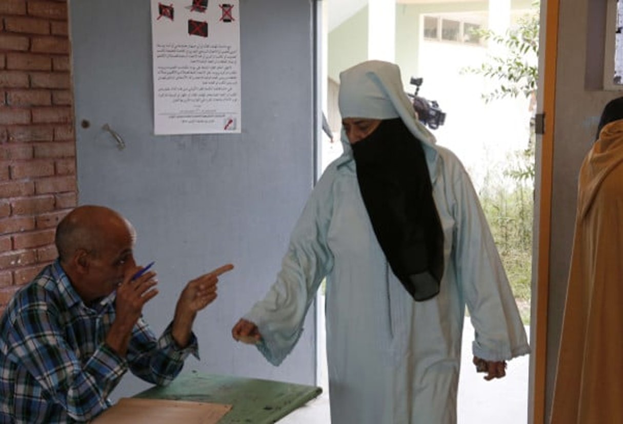 Un bureau de vote à Rabat, à l’occasion des élections législatives, le 7 octobre 2016. © Abdeljalil Bounhar/AP/SIPA