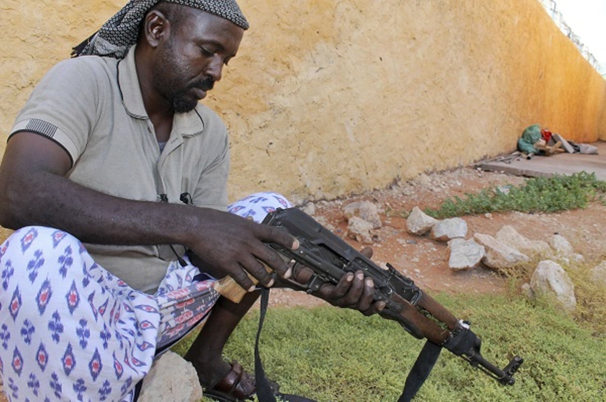 Un milicien à Galkayo en Somalie, le 17 septembre 2012. © Farah Abdi Warsameh/AP/SIPA