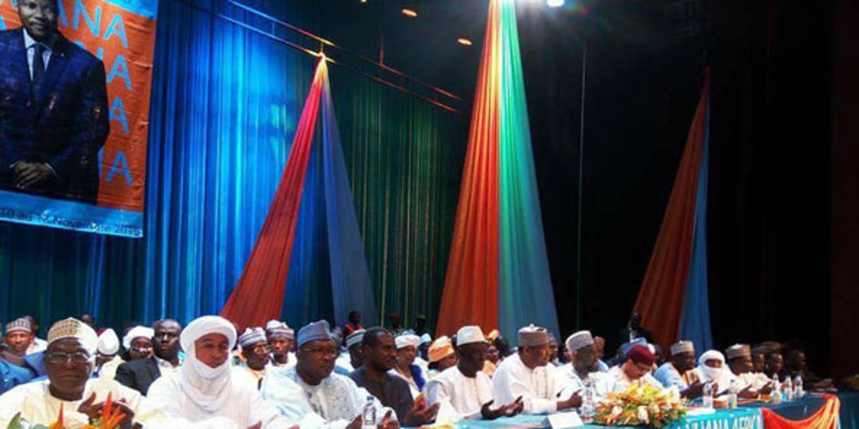 Hama Amadou, au centre, à Abidjan, le 13 novembre 2016. © Moden Fa Lumana