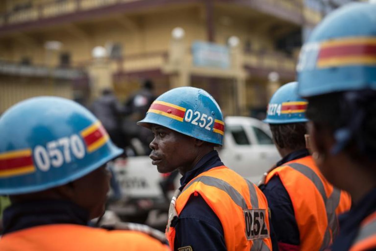 Des policiers à Kinshasa, le 3 mars 2015. © AFP