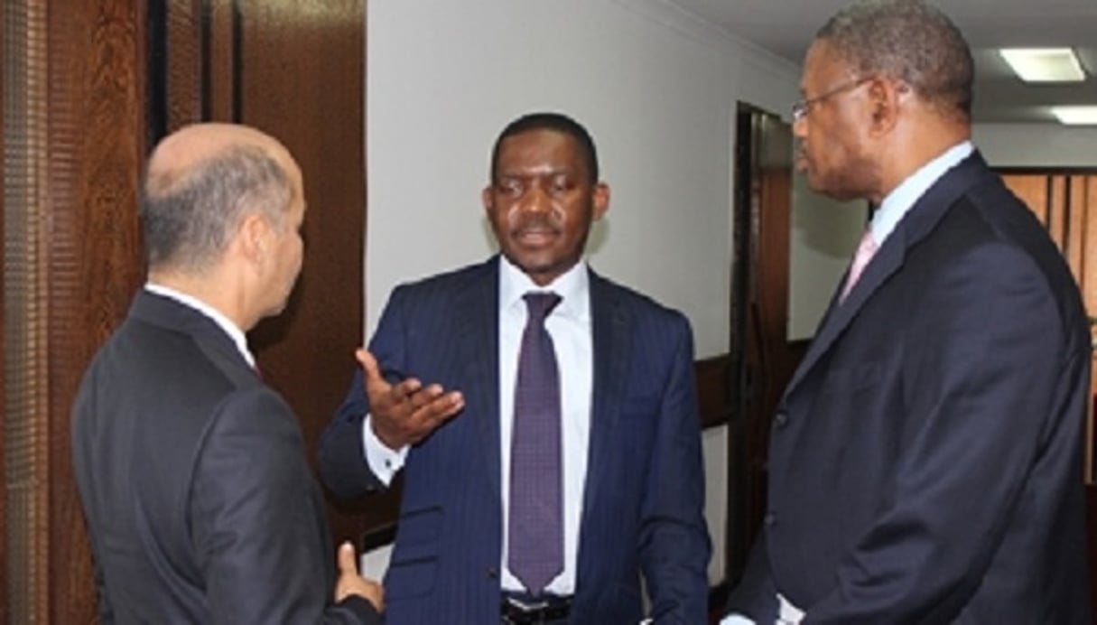 Ahmed Kalej Nkand (au centre) a été démis de son poste d’administrateur directeur général de la Gécamines le 26 juillet 2014. © Photo mise à disposition par la Gécamines.