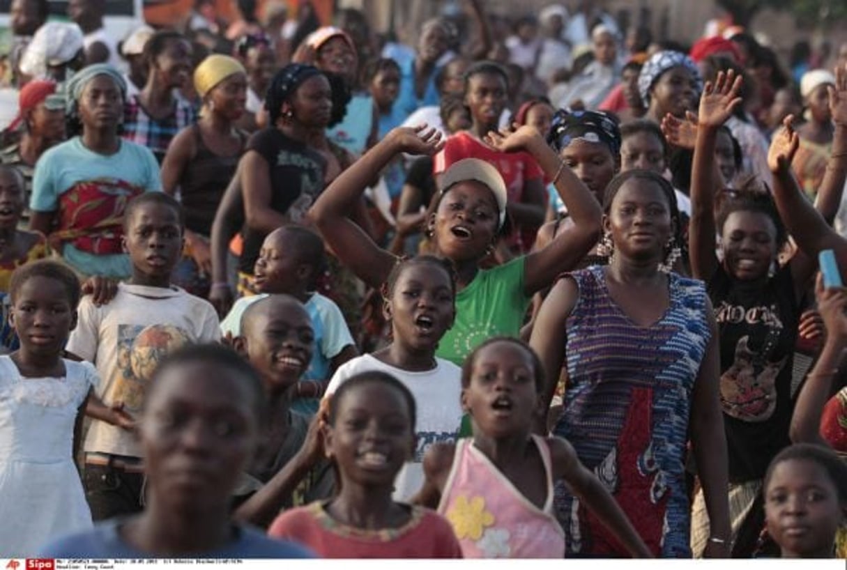 La jeunesse de Yamoussoukro (photo d’illustration). © Rebecca Blackwell/AP/SIPA