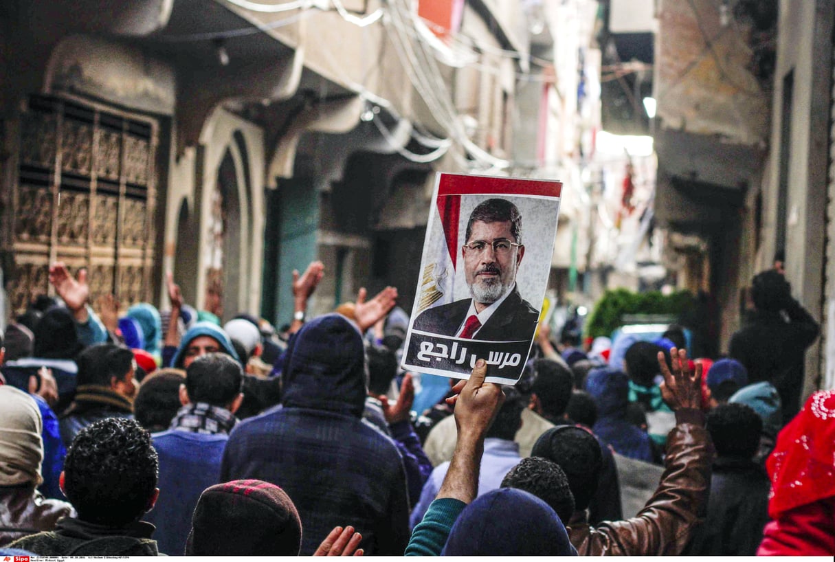 Manifestation de partisans de l’ancien chef de l’État à l’appel des Frères musulmans, le 25 janvier. © Hesham Elkhoshny/AP/SIPA