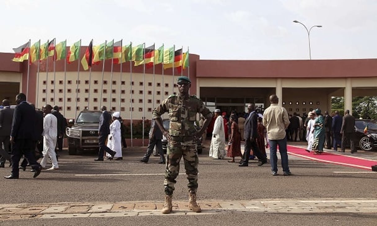 Un soldat malien à Bamako, le 9 octobre 2016. © Baba Ahmed/AP/SIPA