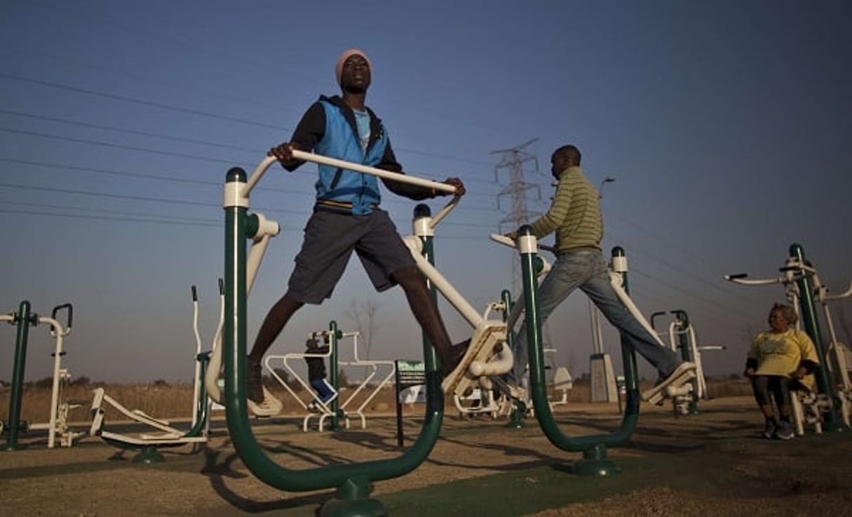 Dans un parc de Soweto, le township en banlieue de Johannesburg. © Muhammed Muheisen/AP/SIPA