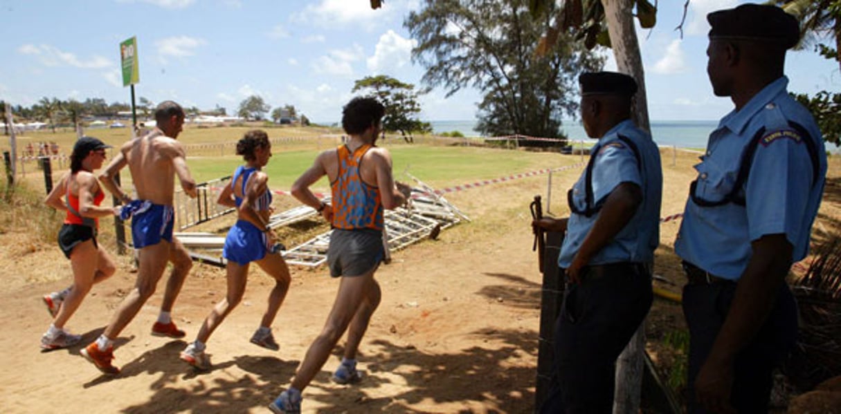 Des marathoniens européens s’entraînent à Mombasa, au Kenya, en 2013. © SAYYID AZIM/AP/SIPA