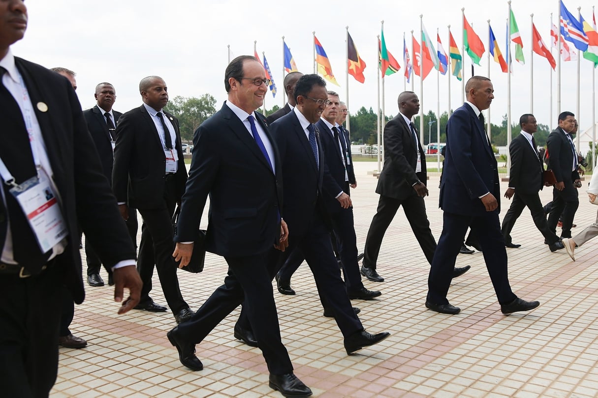 François Hollande et Hery Rajaonarimampianina, le 26 novembre au sommet de la Francophonie, à Antananarivo. © DR