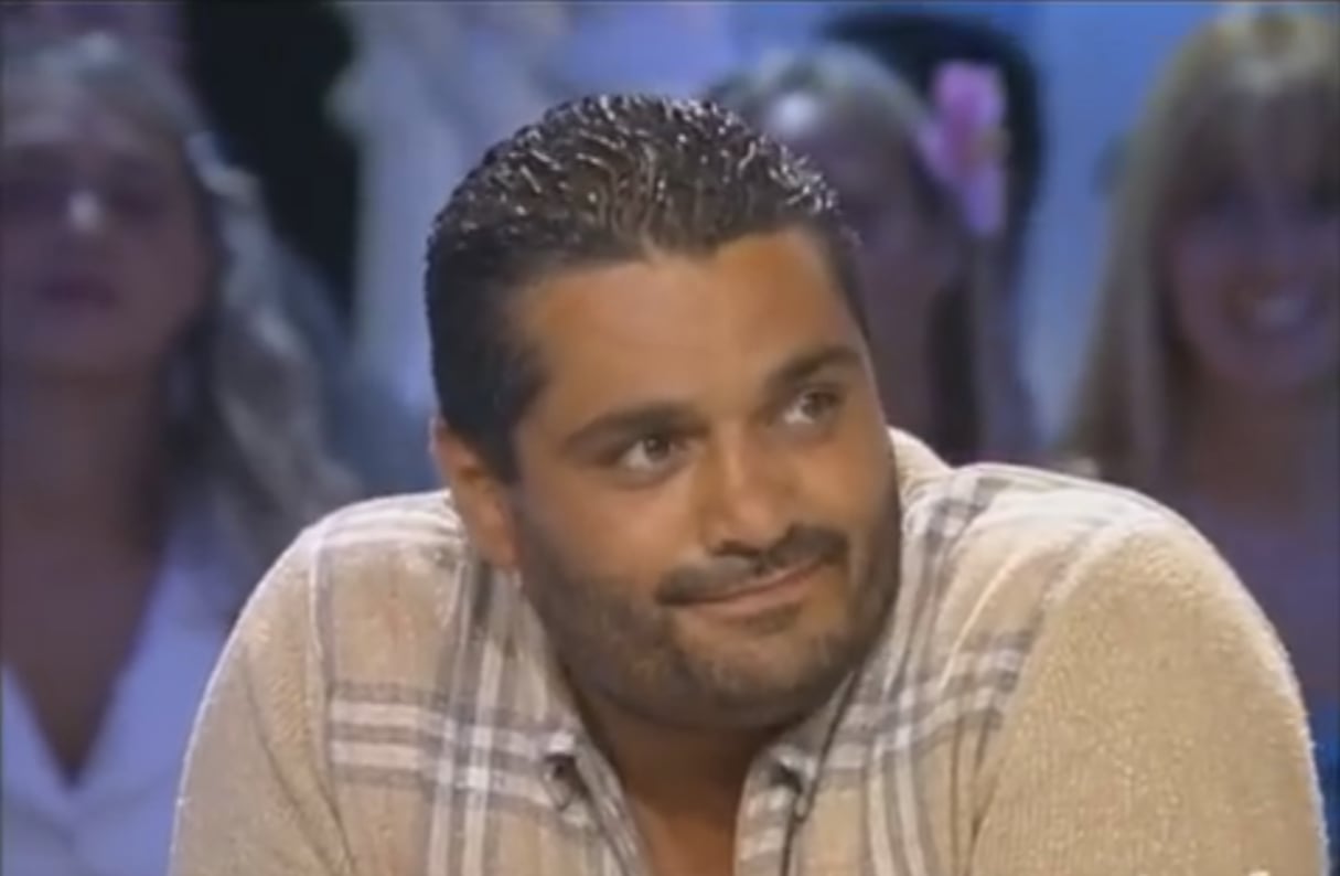 L’ex-boxeur Mohamed Dridi, auteur du livre « Momo le turbulant », sur le plateau de Thierry Ardisson en 2004. © Capture d’écran/Ina Talk Shows/Youtube