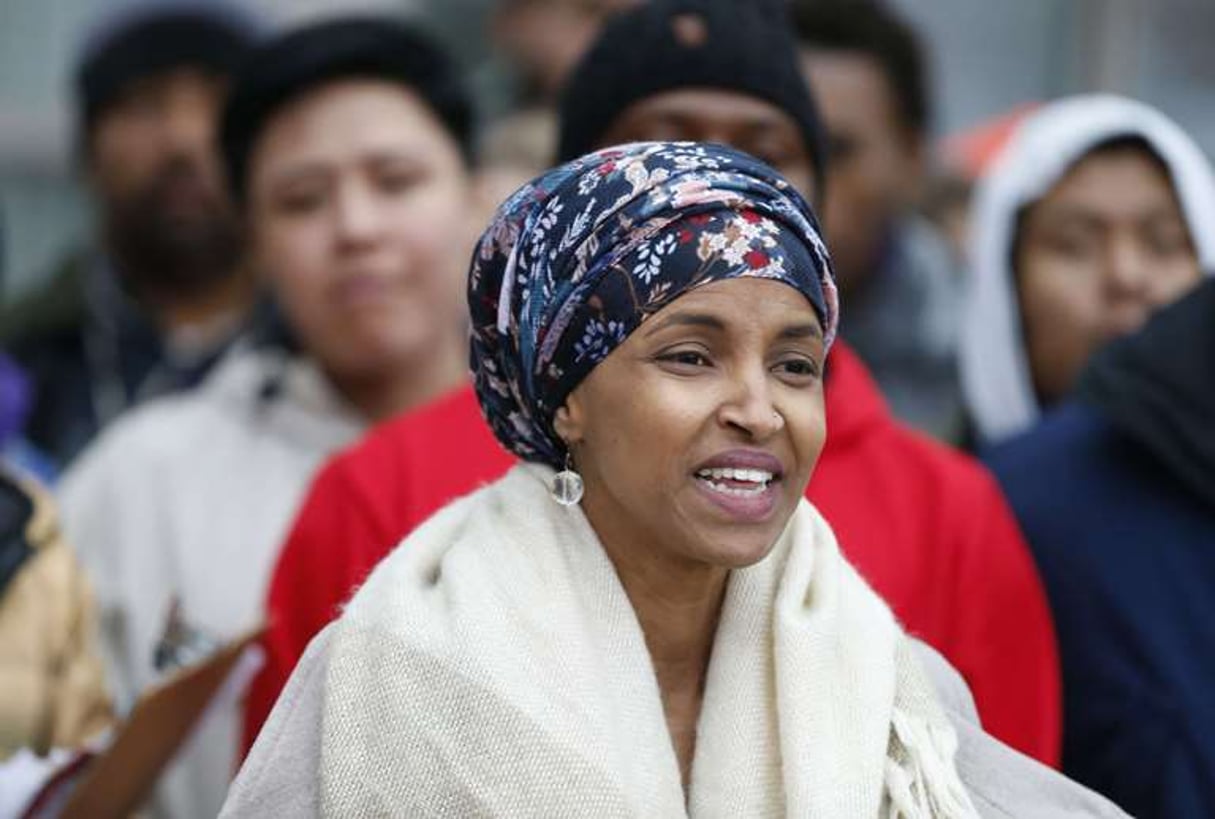 Ilhan Omar, élue parlementaire à la Chambre des représentants du Minnesota, d’origine somalienne et de confession musulmane,, lors d’un rassemblement à Minneapolis, le 29 novembre 2016. © Jim Mone/AP/SIPA