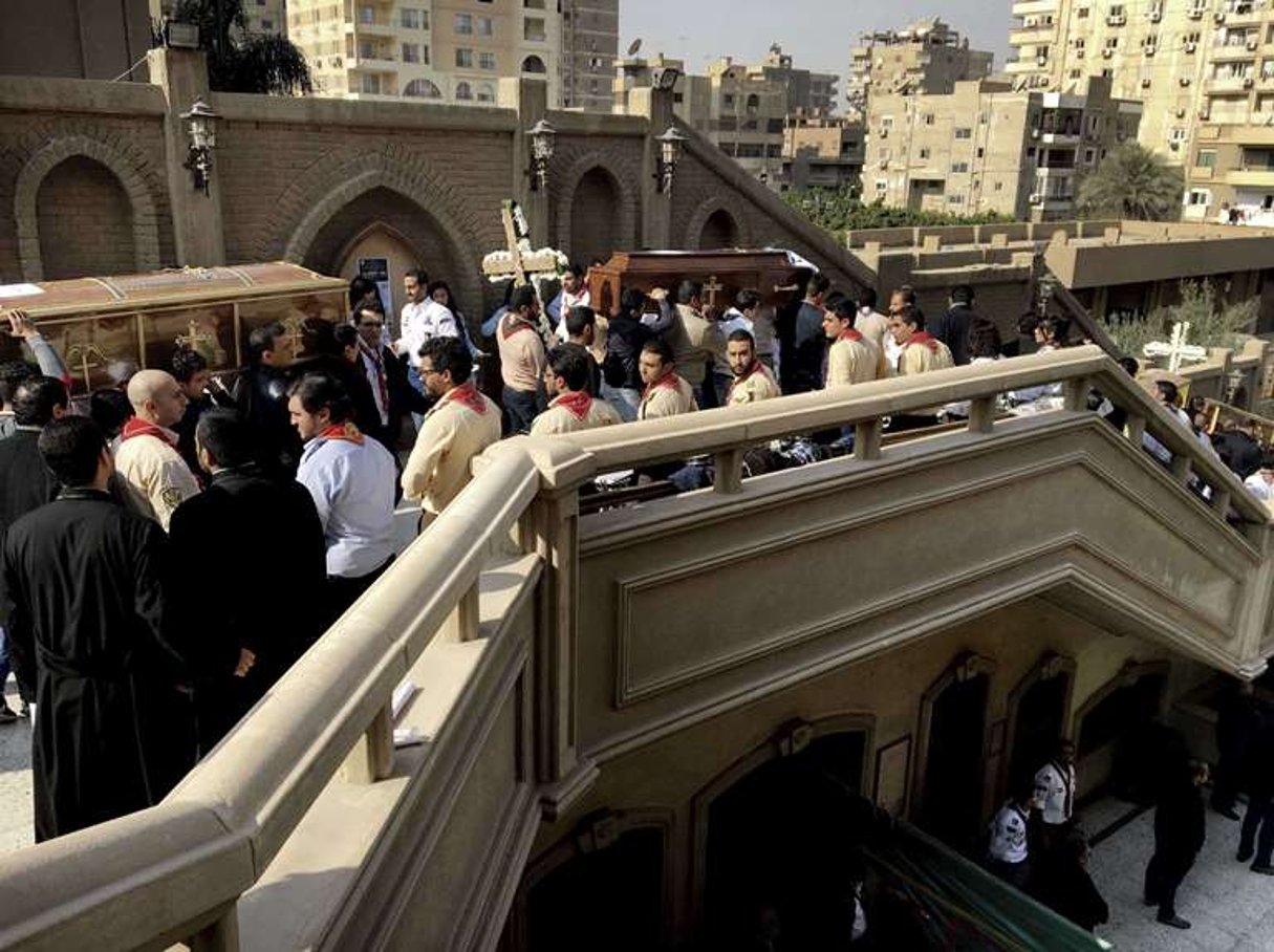 Funérailles des victimes décédées dans l’attentat contre la communauté copte, dans l’Église de Saint-Pierre-et-Saint-Paul du Caire, le 12 décembre 2016. © Nariman El-Mofty/AP/SIPA