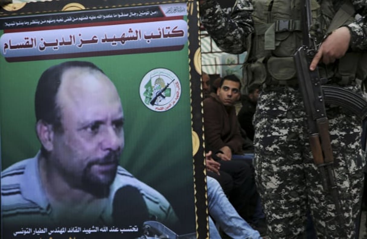 Des membres du Hamas palestinien rendent hommage à Mohamed Zouari le 18 décembre 2016 à Gaza. © Adel Hana/AP/SIPA