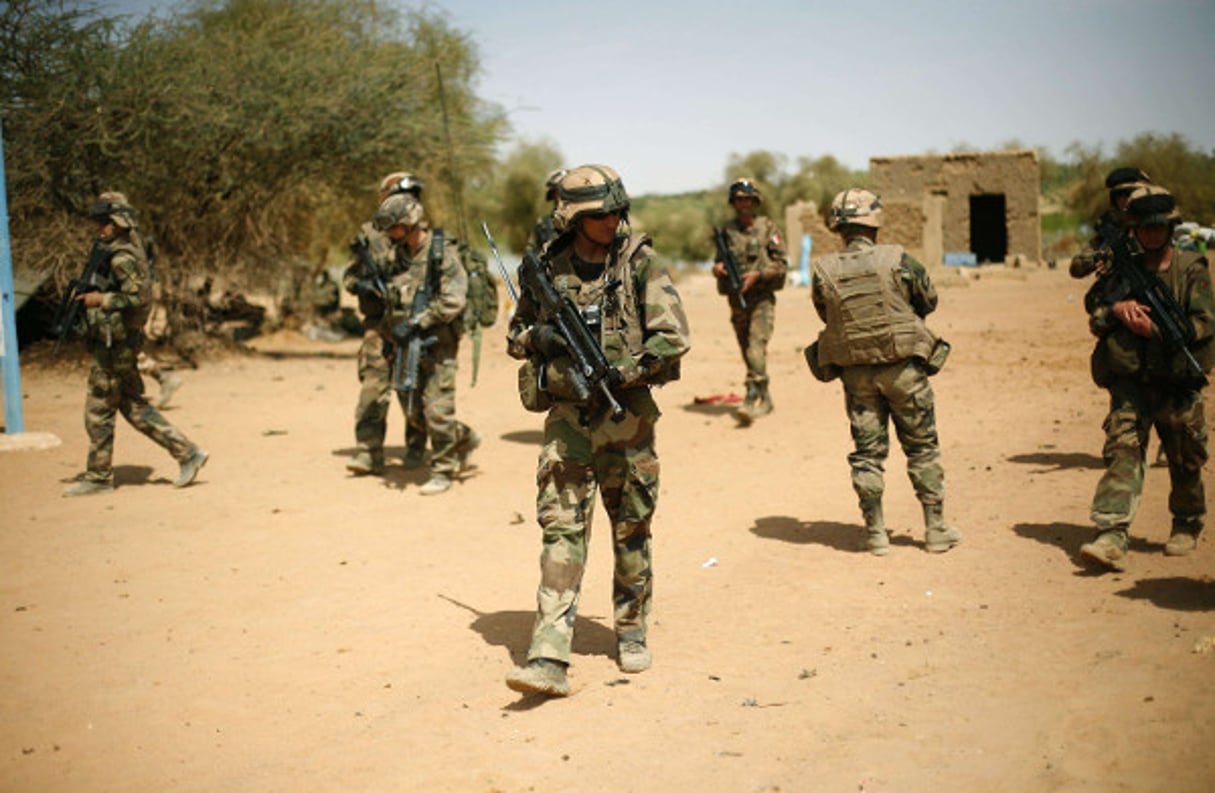 Des soldats français à Gao, dans le nord du Mali, le 12 avril 2016. © Jerome Delay/AP/SIPA