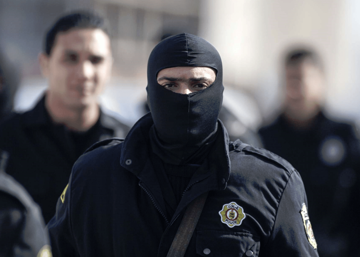 Un membre de la brigade anti-terroriste (BAT) en Tunisie. © Aimen Zine/AP/SIPA
