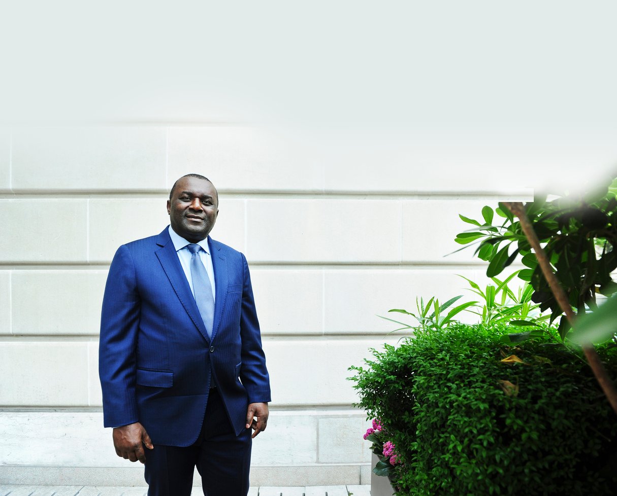 Lucas Abaga Nchama (Guinée Equatoriale), gouverneur de la banque des Etats d’Afrique centrale (BEAC), à Paris le 01.06.2016. © Vincent Fournier/JA
