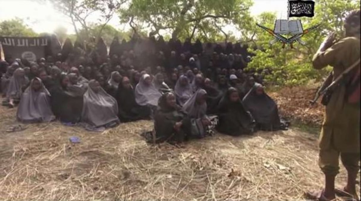 Les lycéennes de Chibok enlevées par Boko Haram dans une vidéo diffusée par le groupe terroriste, le 12 mai 2014. © AP/SIPA