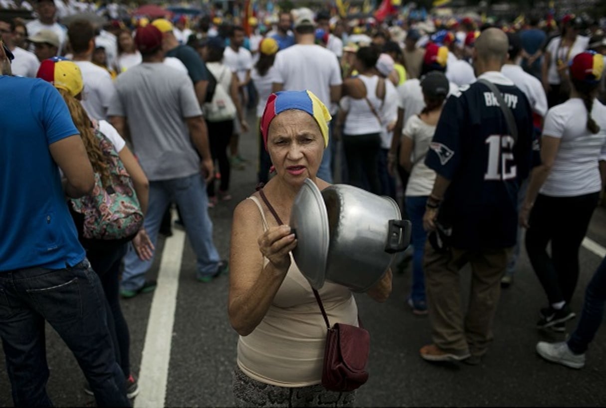 Une femme manifeste contre Nicolas Maduro à Caracas, le 26 octobre 2016. © Alejandro Cegarra/AP/SIPA