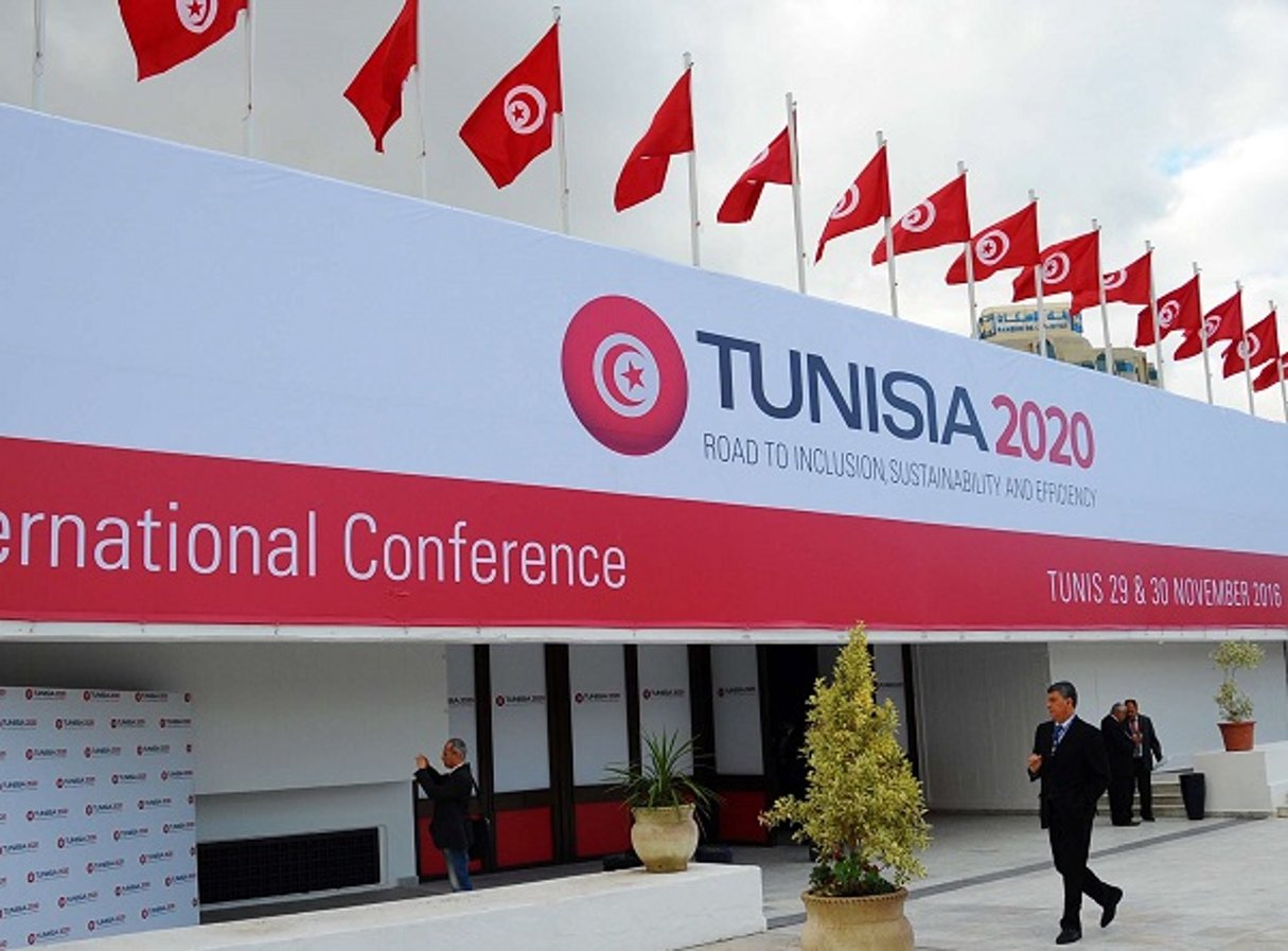 Entrée de la conférence internationale « Tunisia 2020 », à Tunis, le 30 novembre 2016. © Hassene Dridi/AP/SIPA