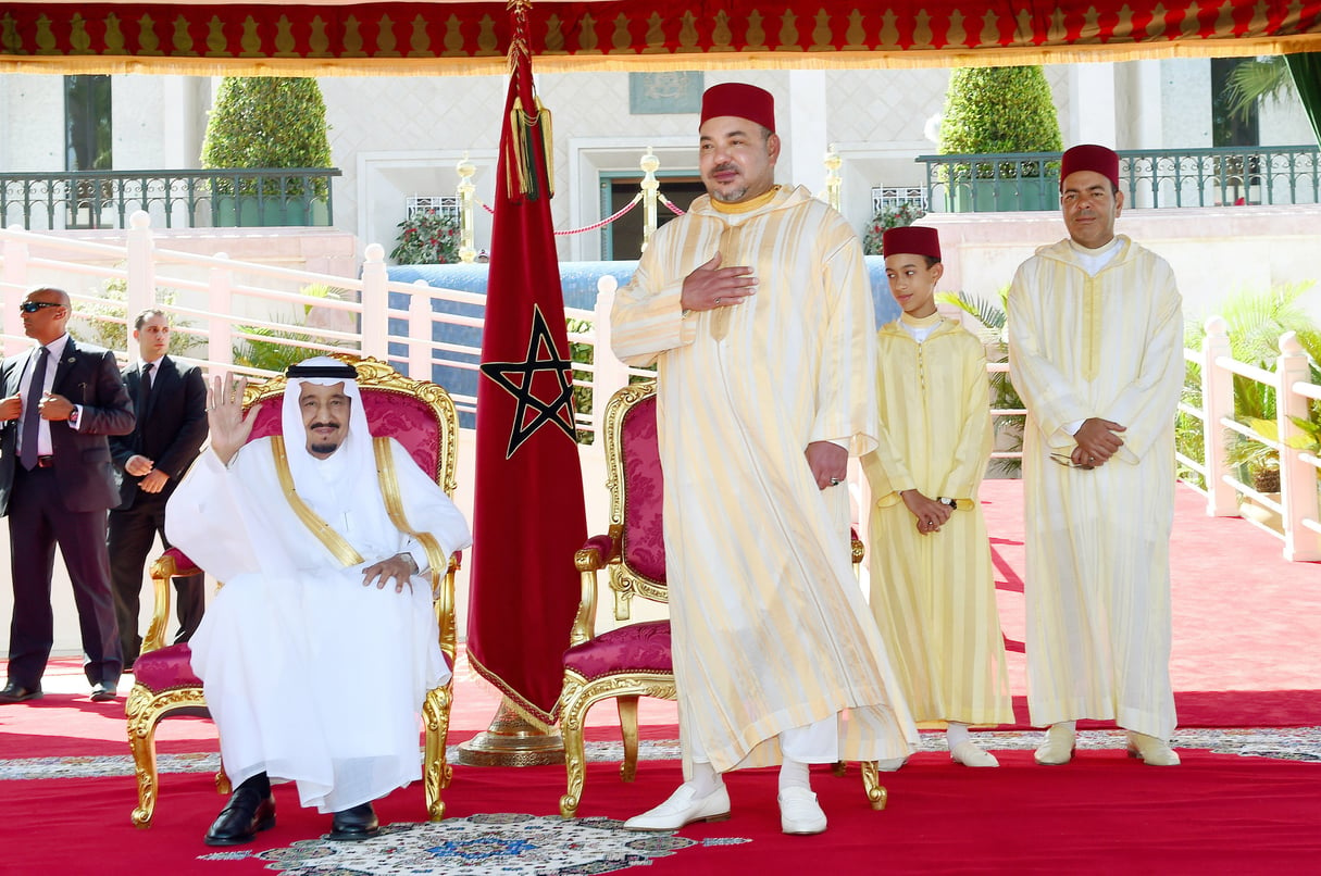 Mohammed VI avec le roi Salman, le 21 août 2015, à Tanger. © MAP