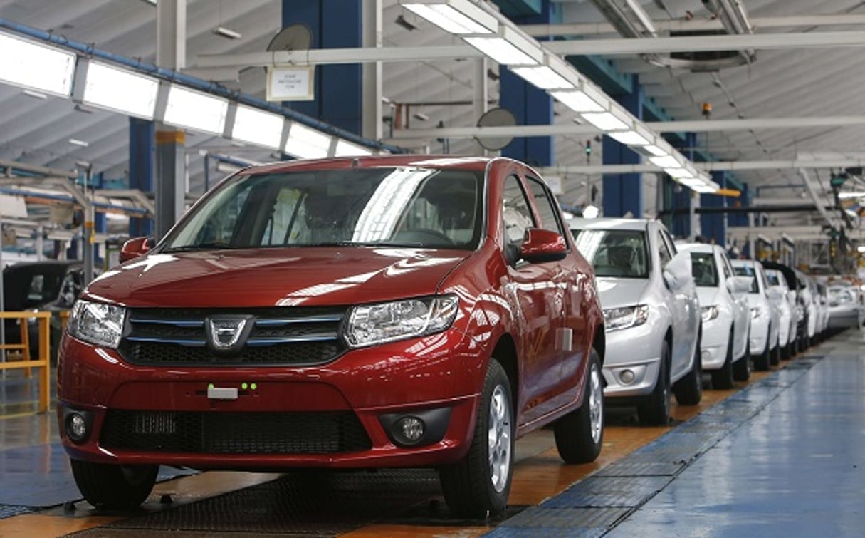 Ligne d’assemblage de la Dacia Sandero à Casablanca le 9 avril 2013. © Abdeljalil Bounhar/AP/SIPA