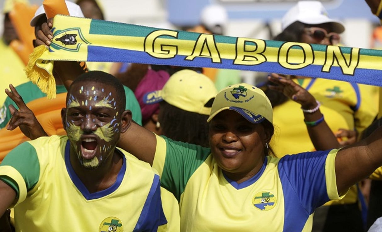 Des supporters de l’équipe gabonaise lors du match contre le Brukina Faso, au stade de l’Amitié, le 18 janvier 2017. © Sunday Alamba/AP/SIPA