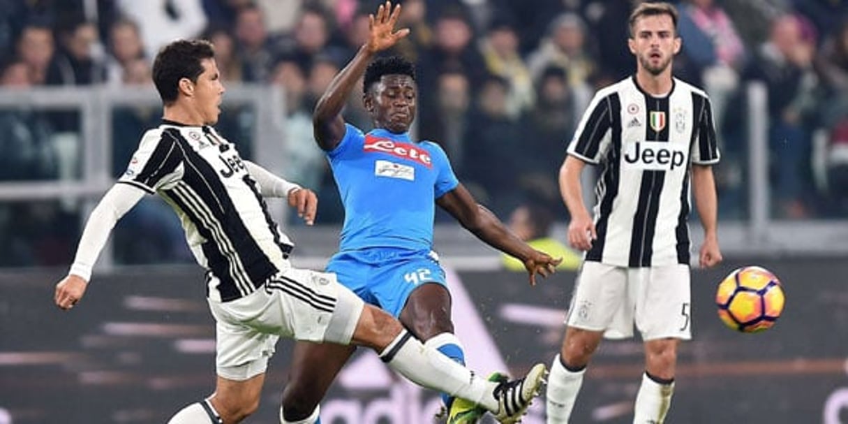 Amadou Diawara, milieu de Naplesn à Turin le 29 octobre 2016. © Alessandro Di Marco/AP/SIPA