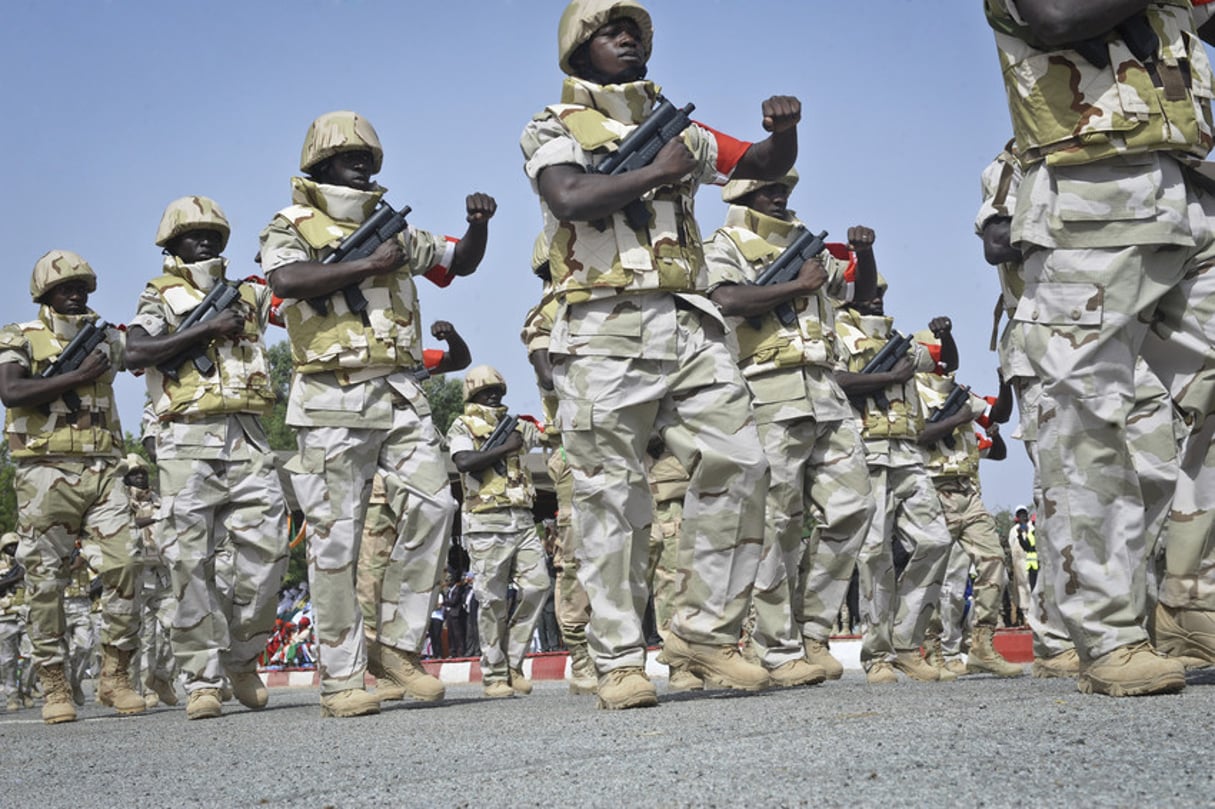 Défilé civil et militaire à Dosso, le jour de la fête nationale du Niger, le 18 décembre 2014. © Vincent Fournier/JA