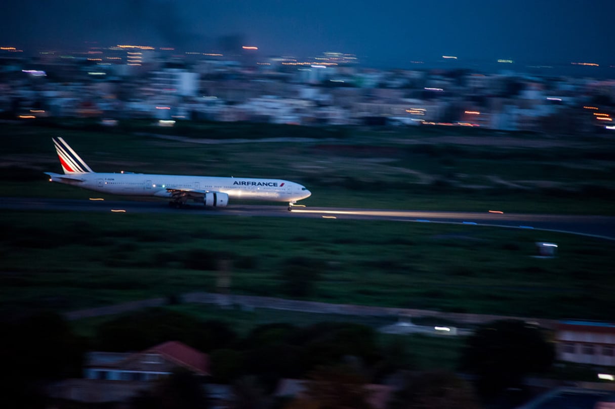 Image d’illustration : aéroport International Leopold Sedar senghor. Arrivée d’un vol air france, vue de la tour de contrôle. © Guillaume BASSINET pour JA
