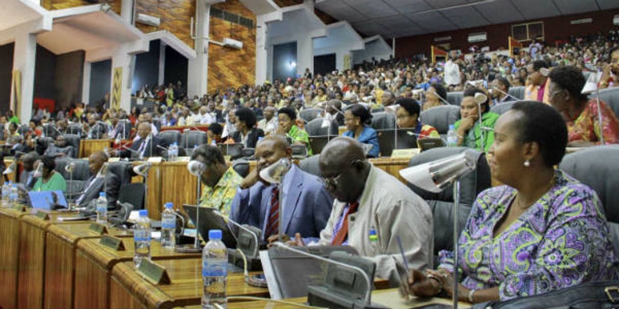 Avec près de 65% d’élus au Parlement qui sont des femmes, le Rwanda fait figure de modèle pour la parité. © Denyse Uwera Kamugwiza/AP/SIPA