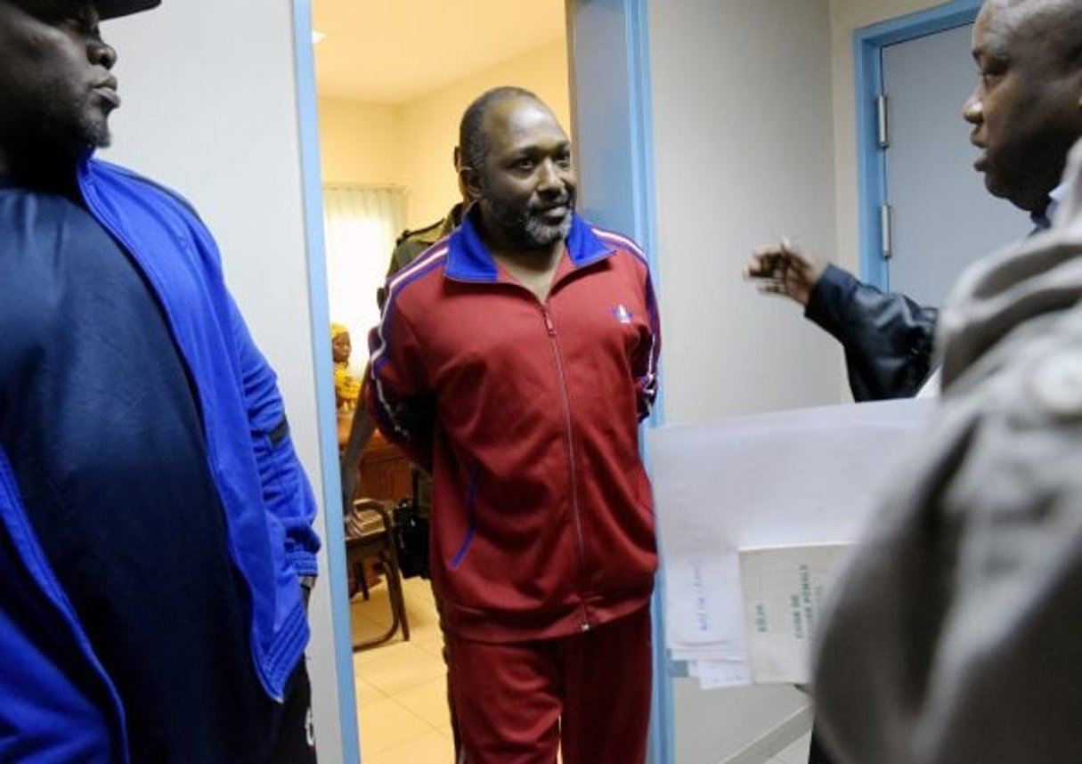 L’ancien aide de camp de Moussa Dadis Camara à la sortie de la chambre d’accusation de la Cour d’appel de Dakar, le 10 janvier 2017. © SEYLLOU/AFP