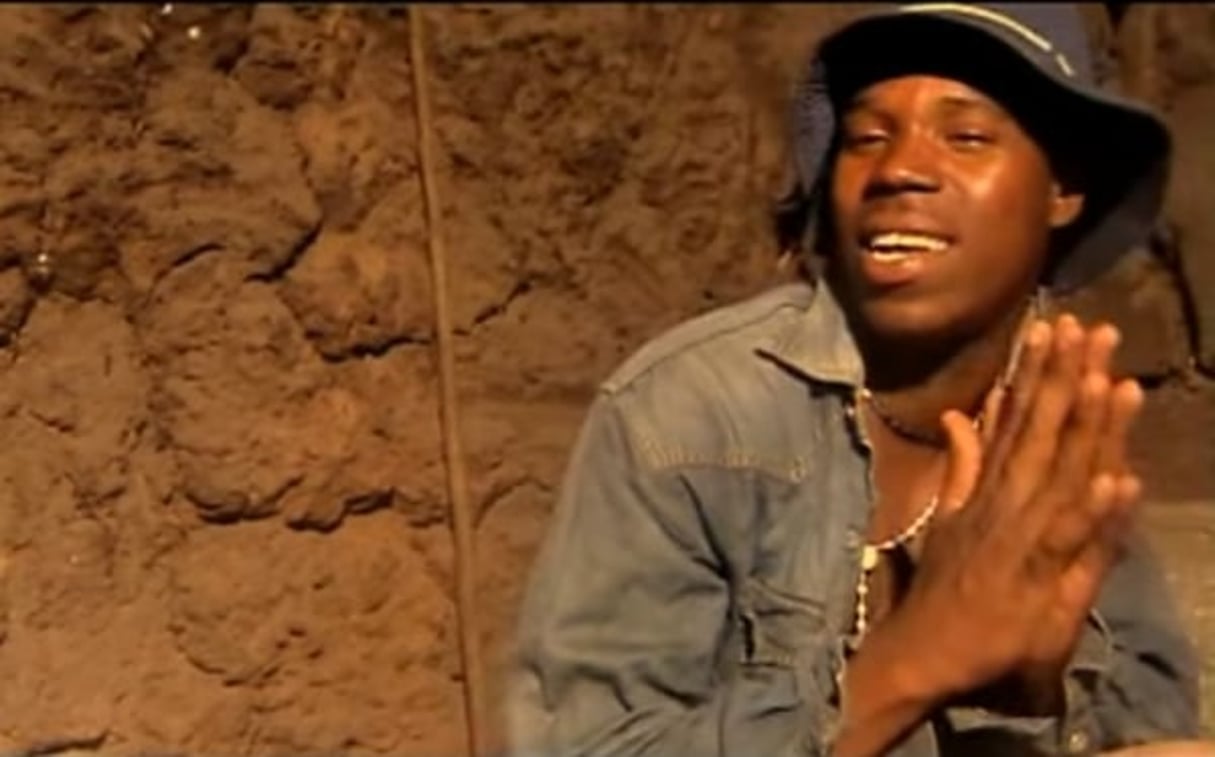 Le rappeur Nay wa Mitego dans l’un de ses clips. © Mziiki/Capture d’écran You tube