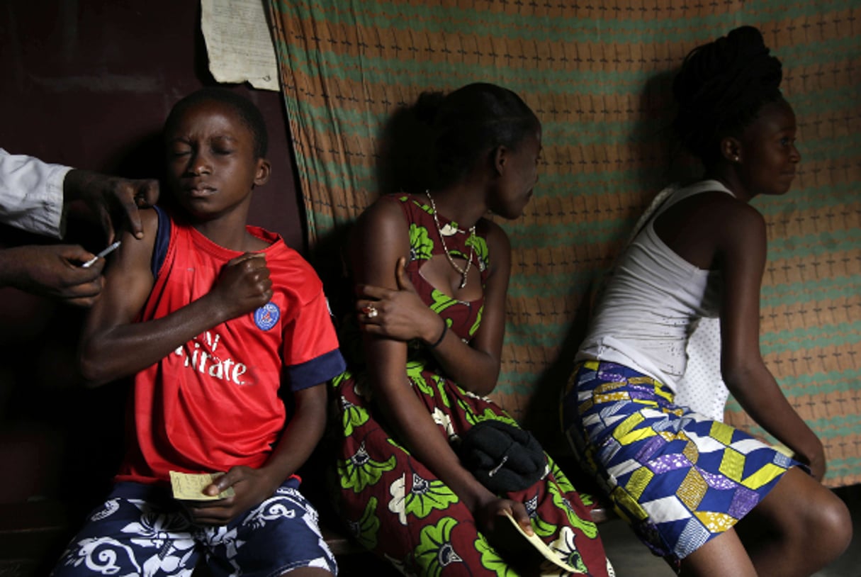 Pendant une campagne de vaccination à Kinshasa en RDC, en juillet 2016. © Jerome Delay/AP/SIPA