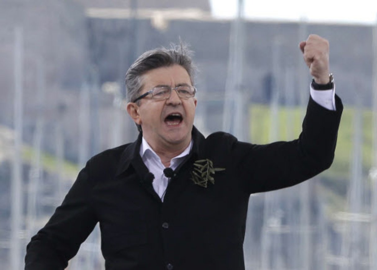 Présidentielle en France : Mélenchon empêche Macron de dormir