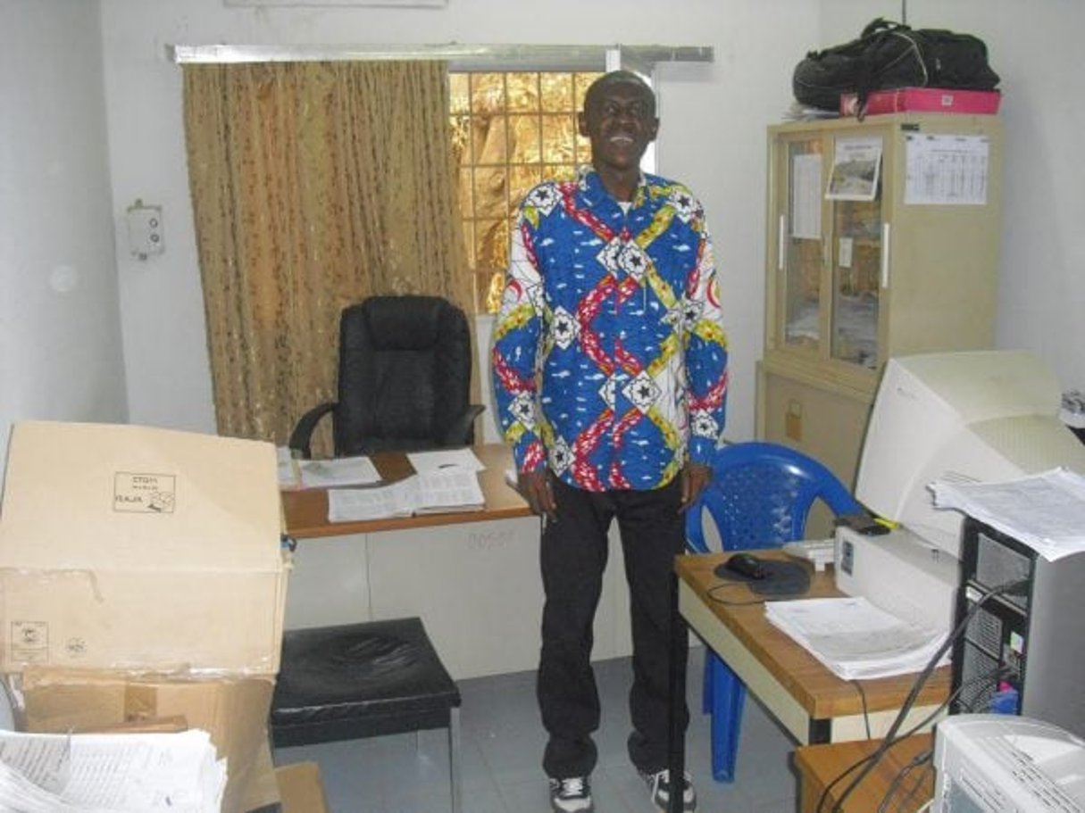 Pierre André au bureau de l’OEBK, à Kinshasa. © DR