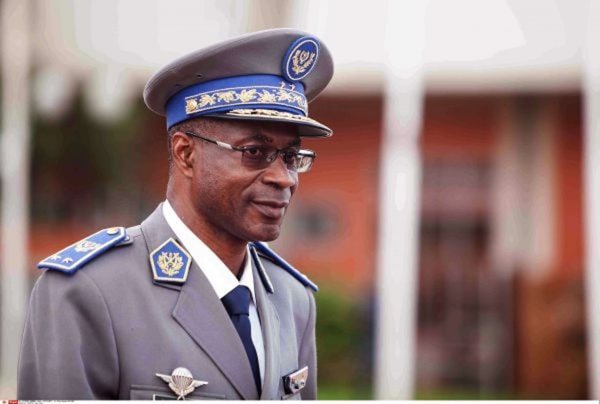 Le général Gilbert Diendéré à l’aéroport de Ouagadougou, le 18 septembre 2015. © Theo Renaut/AP/SIPA