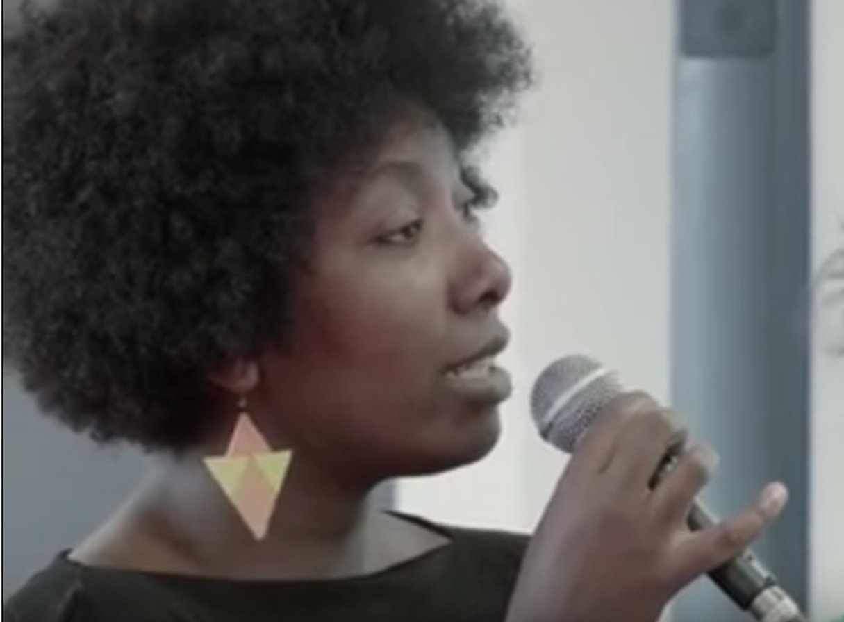 Amandine Gay lors d’une table ronde sur le thème du « black feminism ». © Capture d’écran YouTube