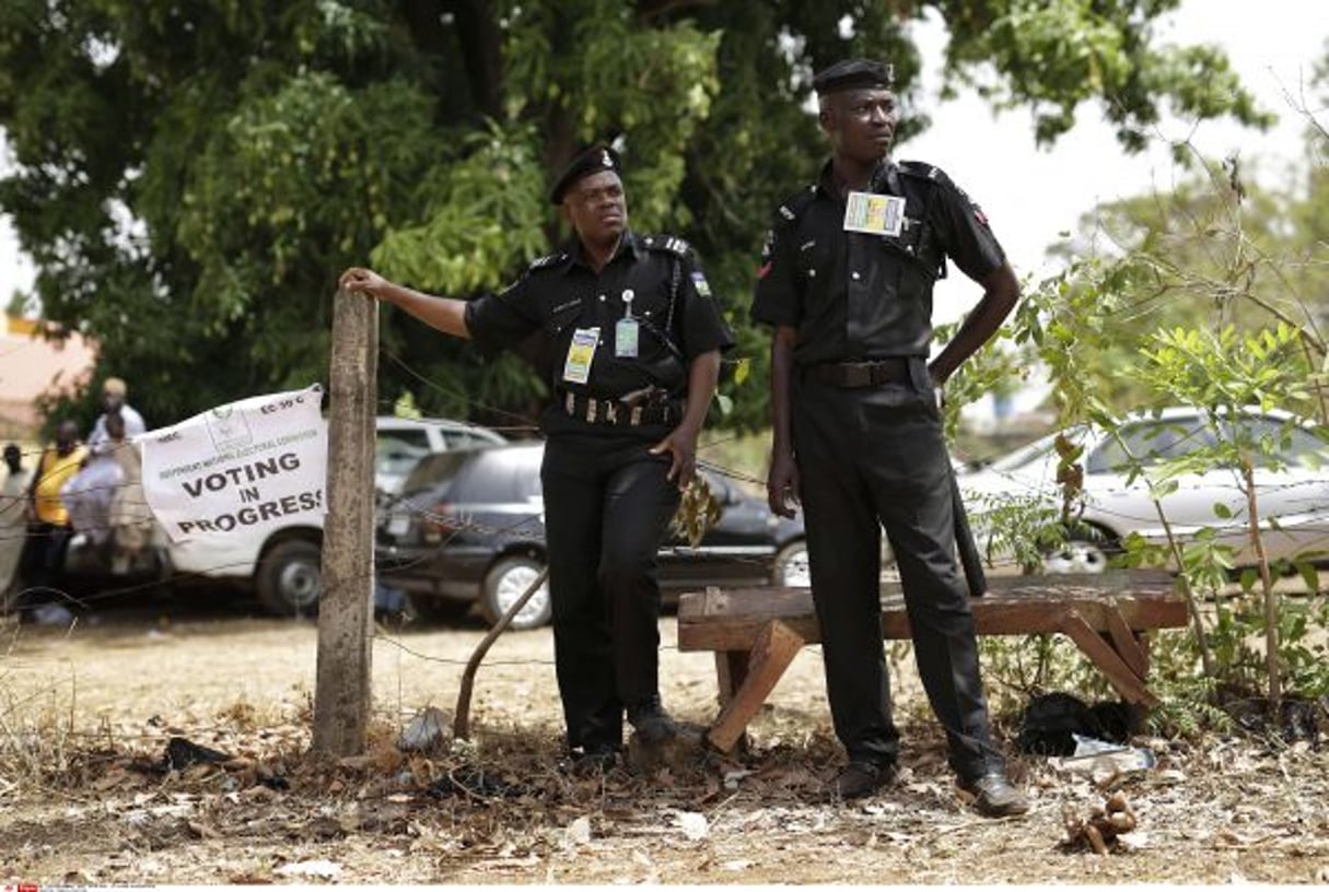Officiers de police nigérians dans la région du Kaduna en 2015. © Jerome Delay/AP/SIPA