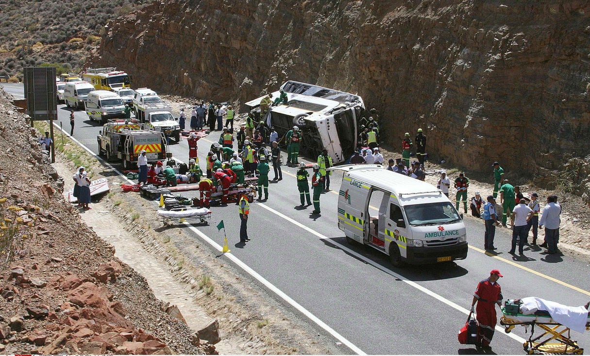 Un accident de bus près de la ville de De Doorns, en Afrique du Sud, en mars 2013. © /AP/SIPA