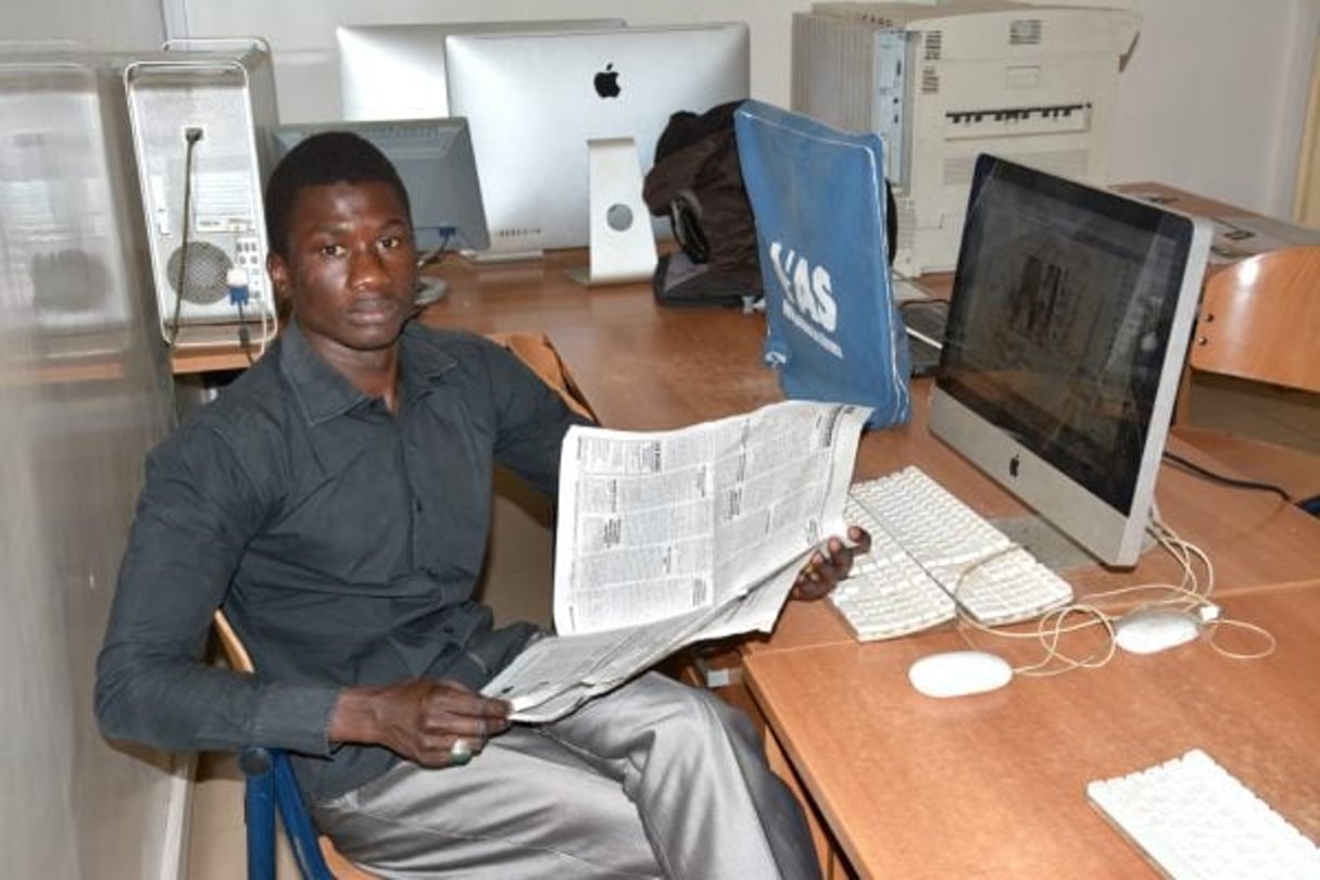 Babacar, 29 ans, est journaliste à L’AS et entrepreneur. © DR