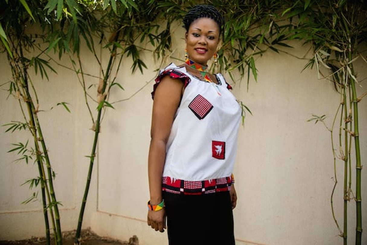 Samira Sawadogo, alias Inspectrice Mouna dans la série « Commisariat de Tampy », le 11 avril à Ouagadougou. © Sophia Garcia/Hanslucas.com pour JA