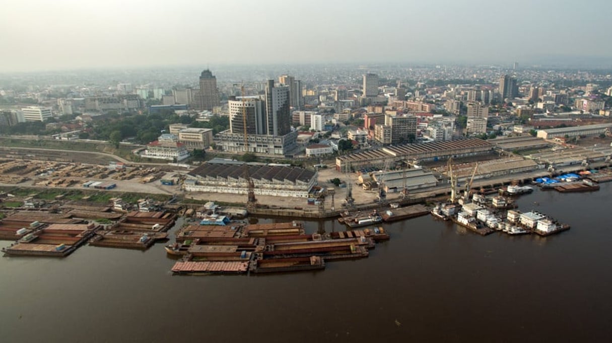 Le port de Kinshasa, capital de la République démocratique du Congo, vu du ciel, le 24 septembre 2016. © Gwenn Dubourthoumieu pour JA