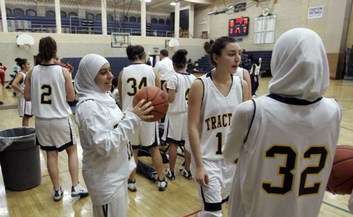 Des joueuses de basket voilées dans le Michigan, aux États-Unis, le 4 décembre 2007. © Carlos Osorio/AP/SIPA