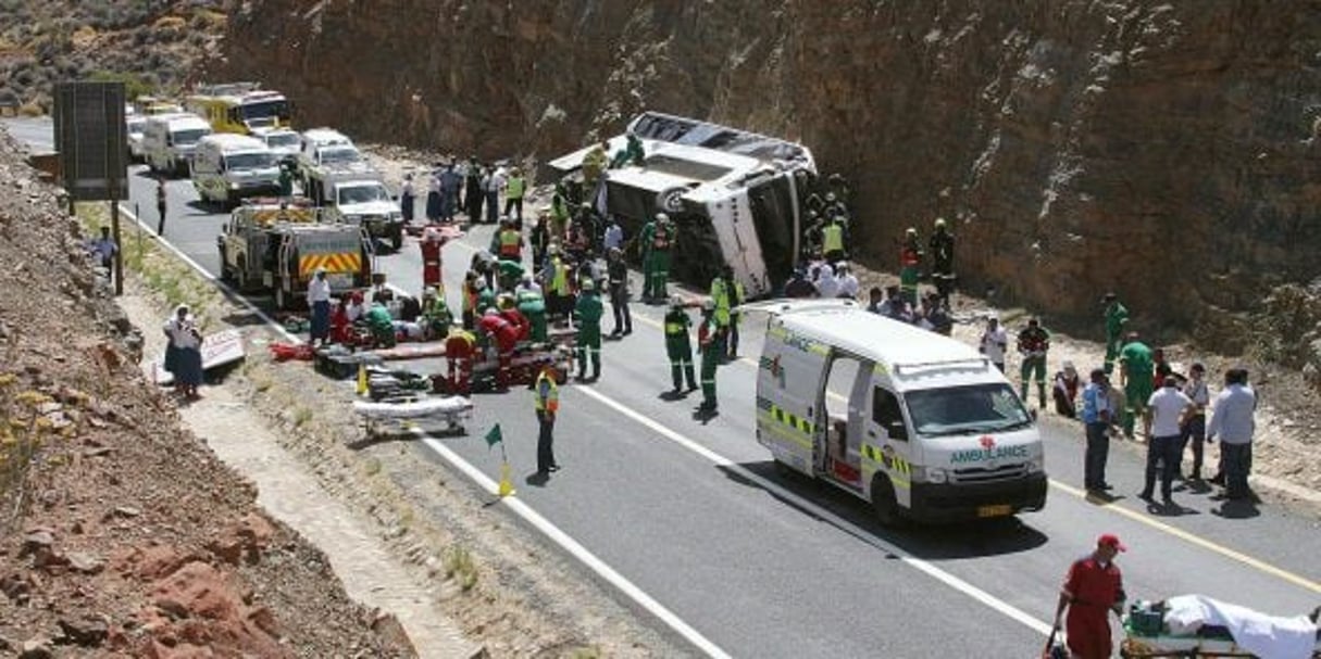 Un accident de bus près de la ville de De Doorns, en Afrique du Sud, en mars 2013. © AP/SIPA