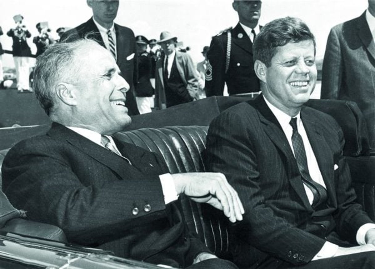 Avec Habib Bourguiba, le président tunisien, en voyage officiel aux États-Unis, le 4 mai 1961. © Archives Jeune Afrique