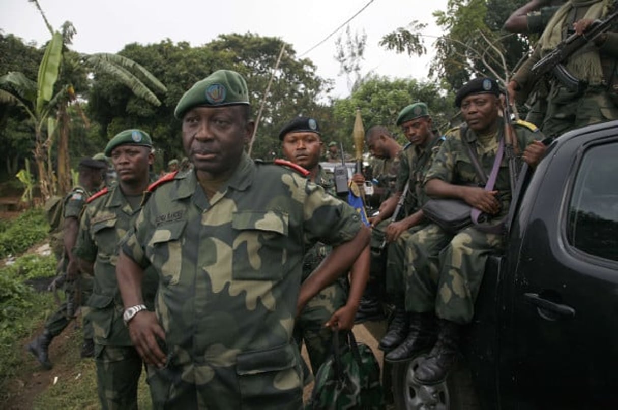 Le général François Olenga, chef de la Maison militaire du chef de l’État congolais, le 25 novembre 2012 à Minova. © Jerome Delay/AP/SIPA
