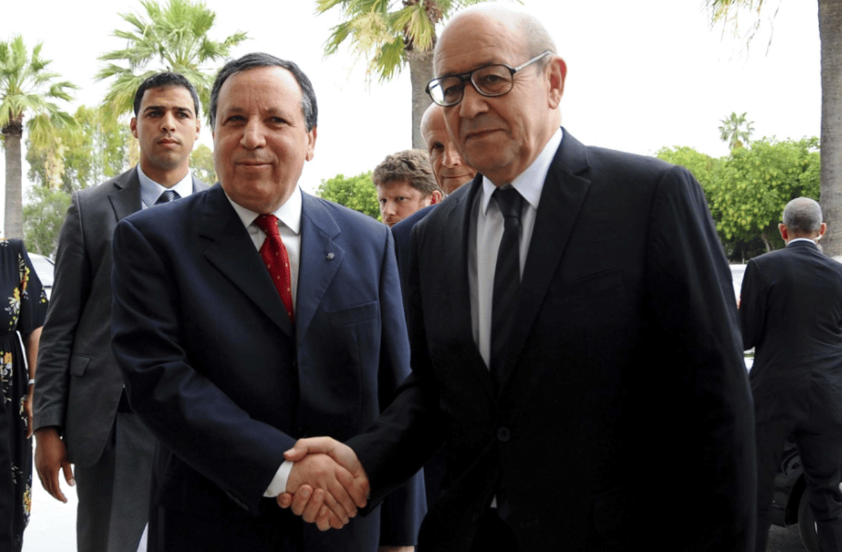Le ministre tunisien des Affaires étrangères, Khemaies Jhinaoui et son homologue français Jean-Yves Le Drian, à Tunis le 4 juin 2017 © HD/AP/SIPA