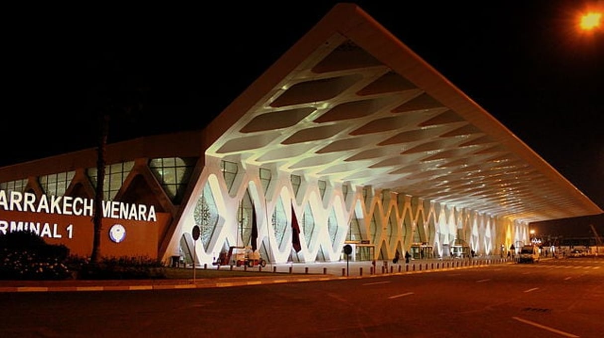 Le nouveau terminal de Marrakech-Menara dispose d’une galerie marchande importante. © calflier001 by Wikimédia Commons