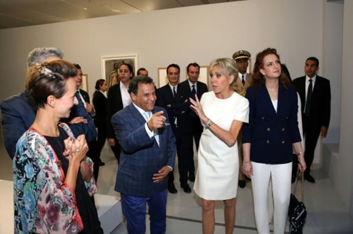 Brigitte macron et Lalla Salma lors d’une visite à l’exposition « Face à Picasso » au Musée d’art moderne et contemporain le 14 juin  2017 à Rabat. © Fondation nationale des Musées