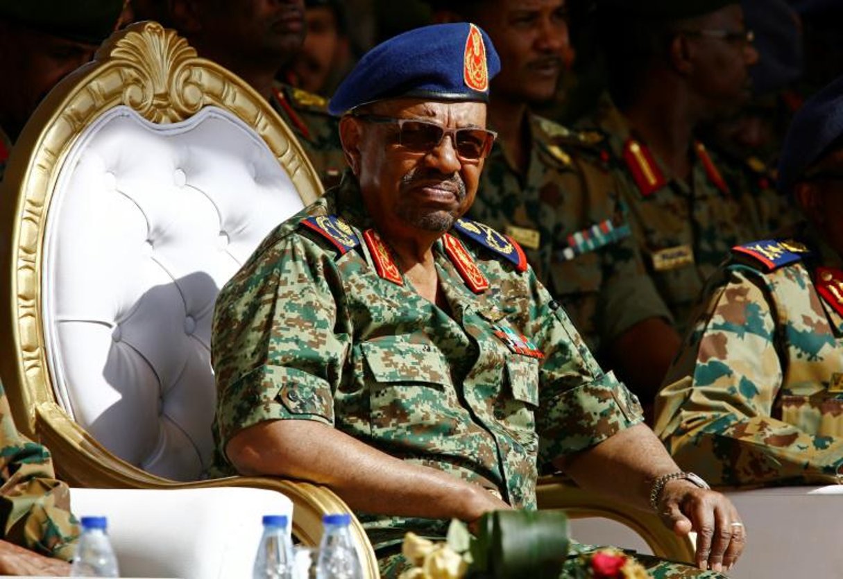 Le président du Soudan Omar el-Béchir, le 9 avril 2017 près de Meroe, au nord de Khartoum © ASHRAF SHAZLY / AFP